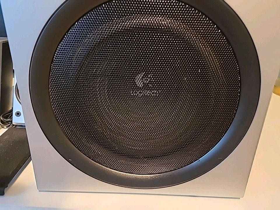 Logitech z-2300 2.1 400W. Lautsprecher Logitech THX Aktivboxen in Bielefeld