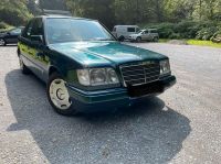 Mercedes Benz E220 W124 Automatik Klima nur 118.000 Schiebedach Düsseldorf - Oberbilk Vorschau