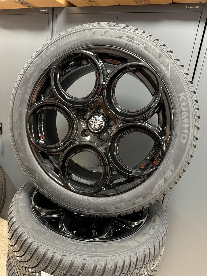 20‘ Allwetter Räder Alfa Romeo Stelvio ABE 255/45/20 Kumho in Kuchen