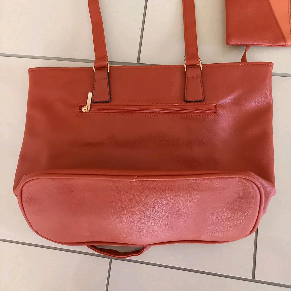 Shopper/Tasche mit Kosmetiktäschchen NEU in Waldbronn