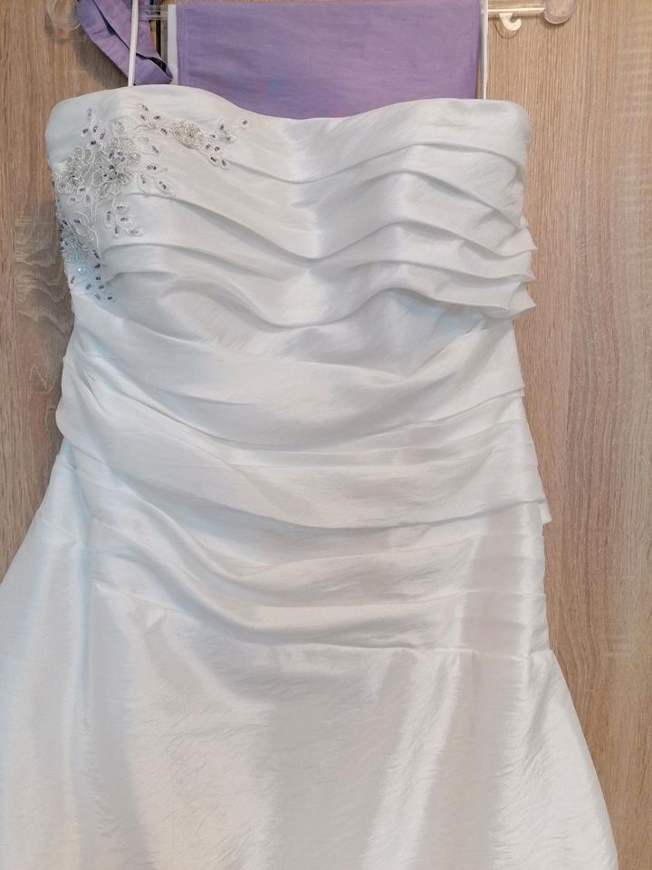 Hochzeitskleid, Brautkleid weiß, lila, flieder Gr 48 Magic Bride in Radeberg