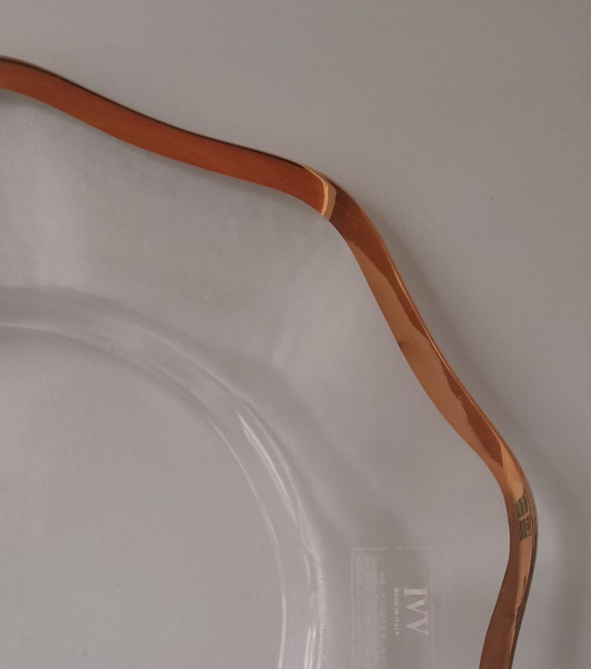 Glasschale aus der Glasbläserei IVV (Toskana) mit Goldrand in Wisch