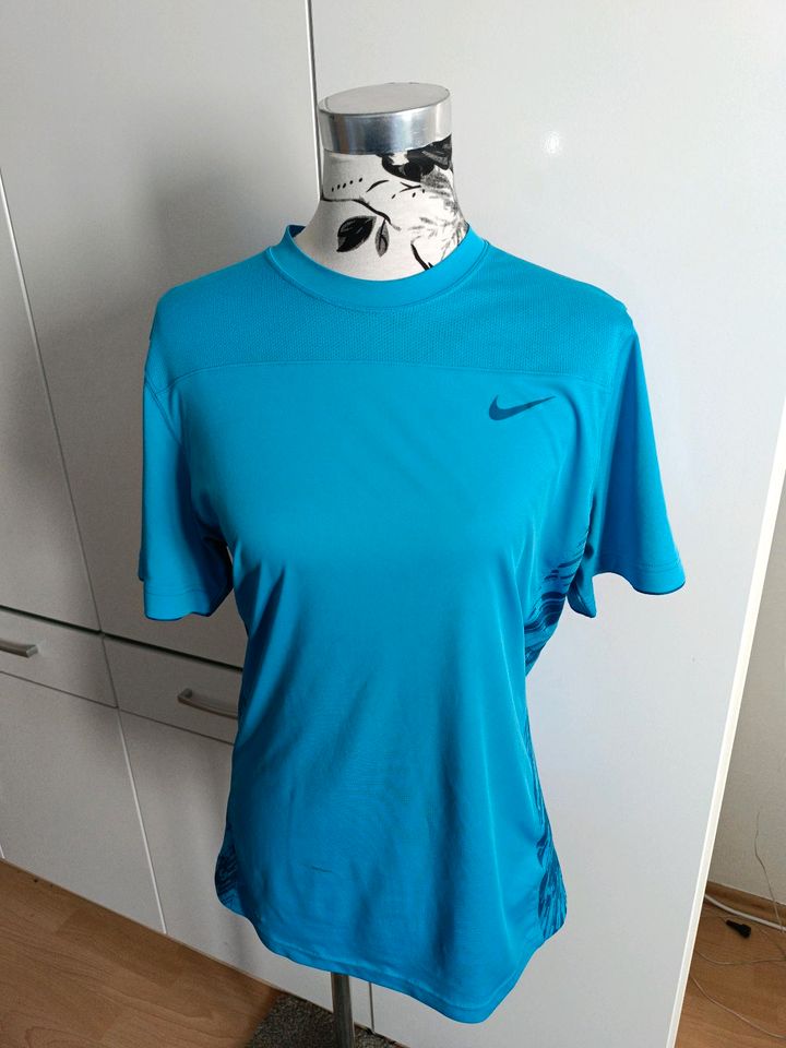 Nike Sport T-Shirt gr M Dri-fit in Rodgau