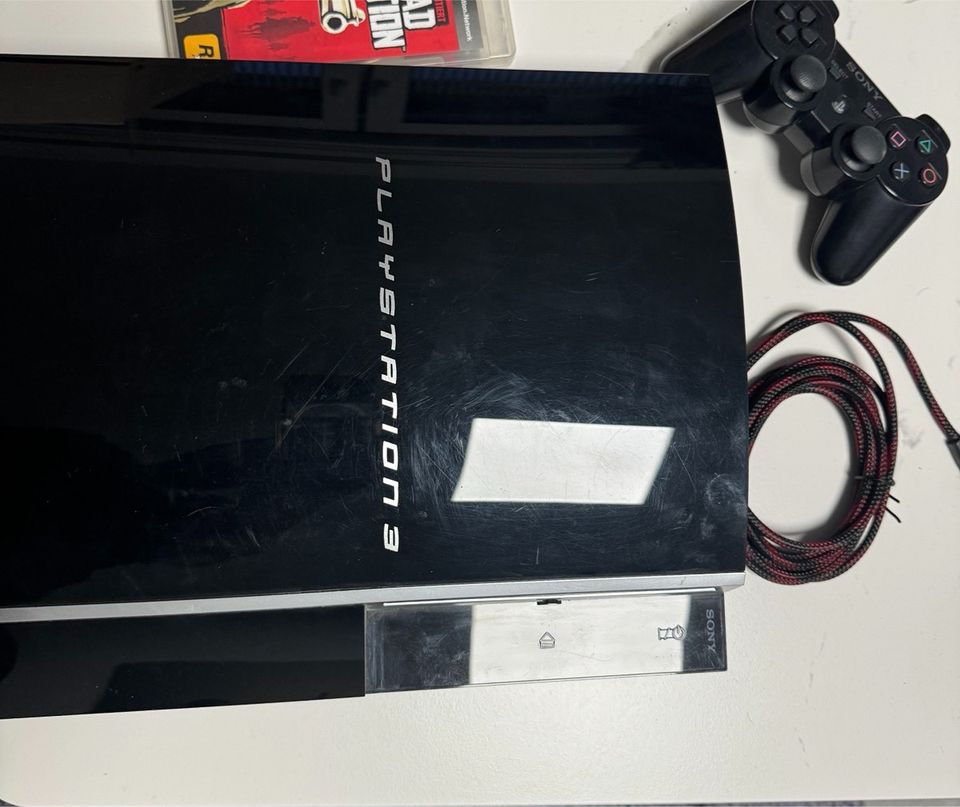 Playstation 3 + Controller + Kabel in Buxtehude