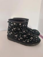 Schwarze UGG Boots Stiefel mit Sternen, Leder warm gefüttert Bayern - Prien Vorschau