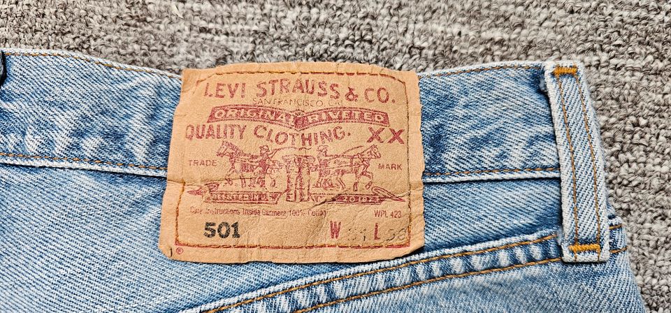 Blaue Levis Jeans W31 L30 in Falkensee