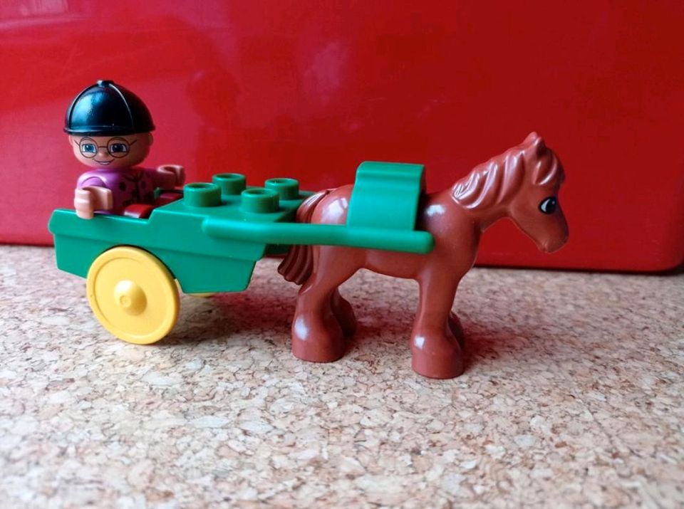 Duplo Sets Post Trecker Jeep in Velbert