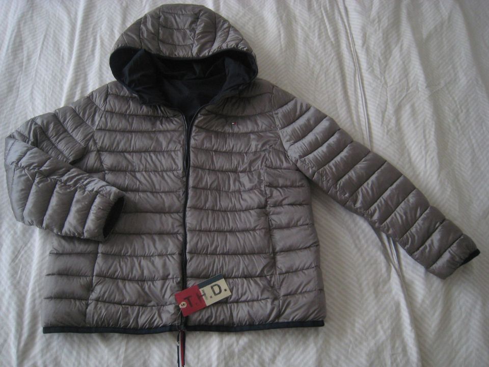 Tommy Hilfiger*Wende - Jacke,Parka,Anorak*blau/silber*Gr.44*neu in Eislingen (Fils)