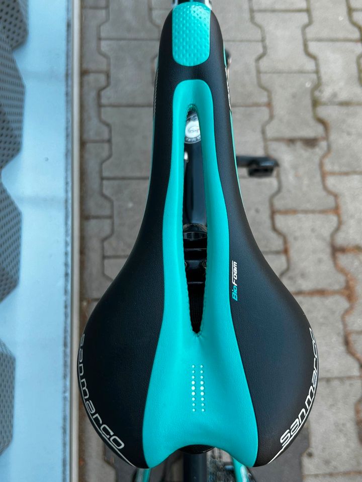 Bianchi Sempre Pro - Carbon in Hamburg