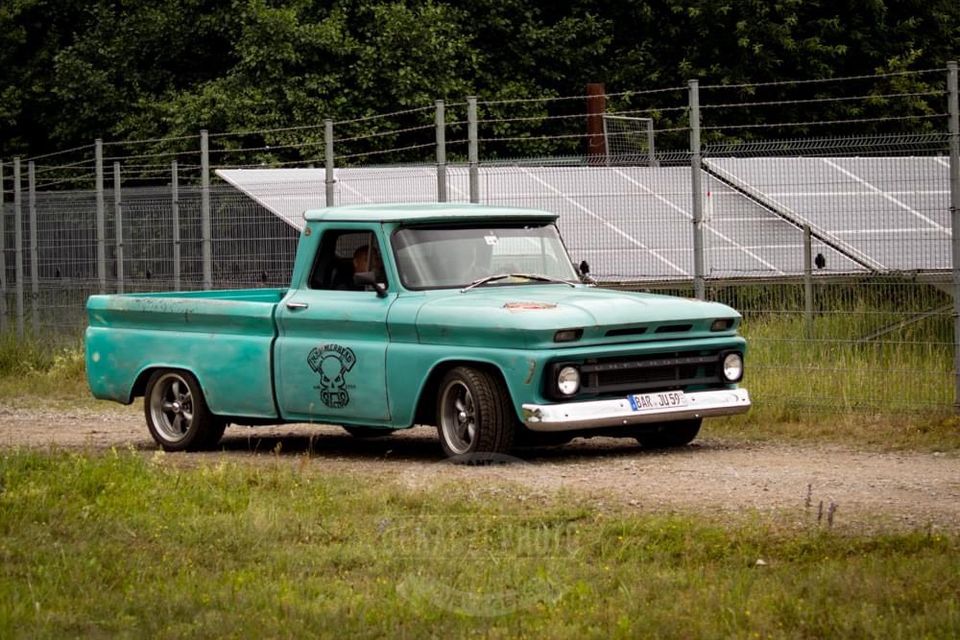 Chevrolet C10 Short Bed V8 Truck Pickup in Wandlitz