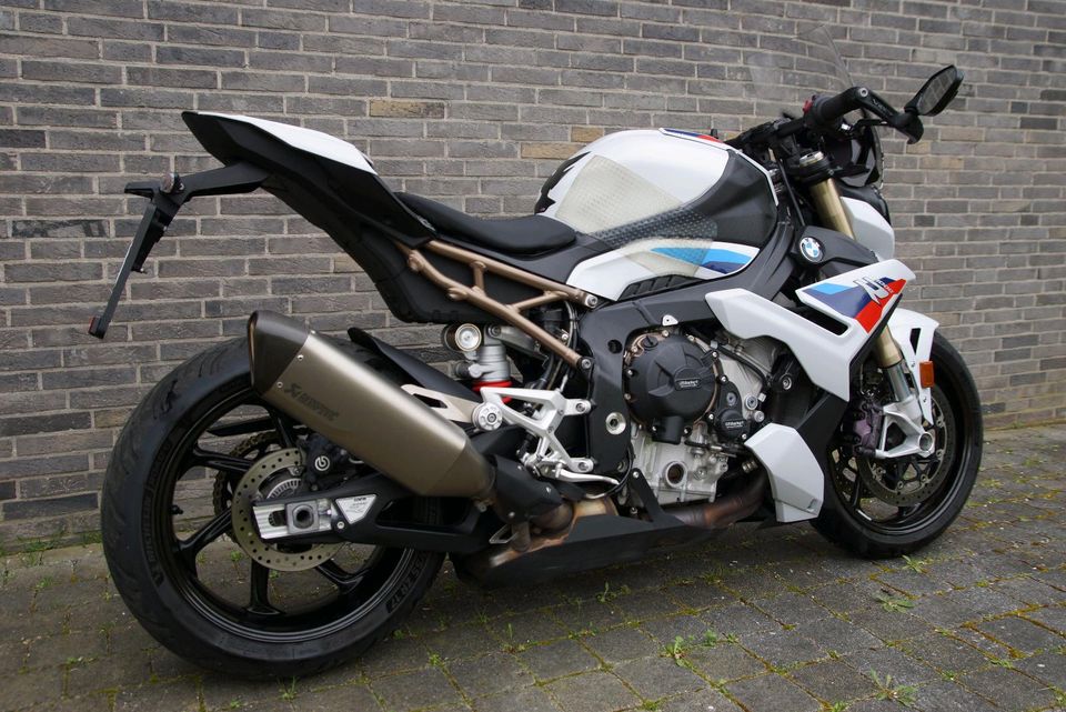 BMW S1000r Carbonräder Vollausstattung Garantie M Paket K63 in Düren