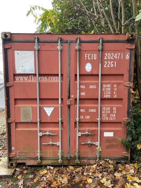 Seecontainer, 20 Fuß Außenmaße ca.: L= 6,06 m x B= 2,44m x H= 2,5 in Riegel