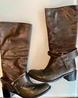 Lederstiefel für Damen der Marke Boss in Gr. 40 Nordrhein-Westfalen - Velbert Vorschau