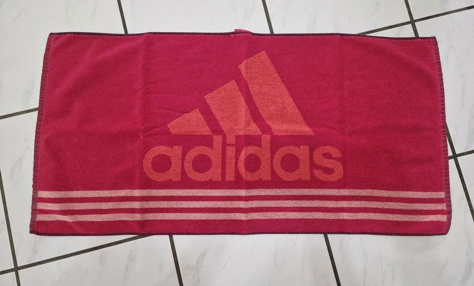 1 Adidas Handtuch S 50 x 100 pink selten rar Sport Fitness top in Mönchengladbach