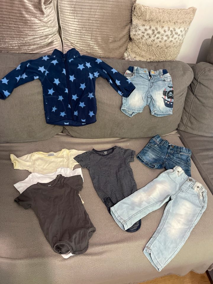 Kleiderpaket Jungs Gr 86/92 Jeans Bodys Nicki Jacke kurze H&M in München