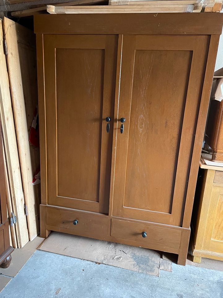 Vintage Schrank Garderobe in Bevergern