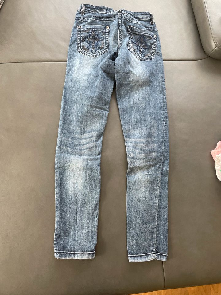 Skinny Jeans Größe 152 in Niederkirchen bei Deidesheim