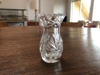 Kleine Kristallvase mit gezacktem Rand, ca. 9 cm Leipzig - Connewitz Vorschau