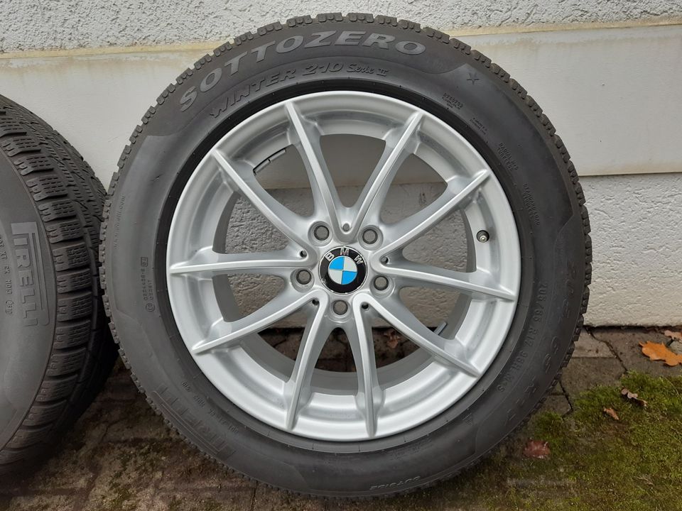 Original BMW Felgen mit Winterreifen 17 Zoll Pirelli 205/65/R17 in Kulmbach