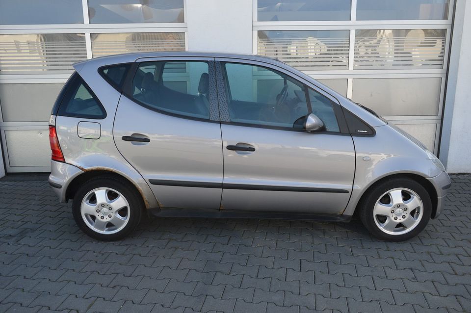 Mercedes-Benz A 160 Avantgarde*Halbautomatik*Klima*SHZ*Teilled in Sindelfingen