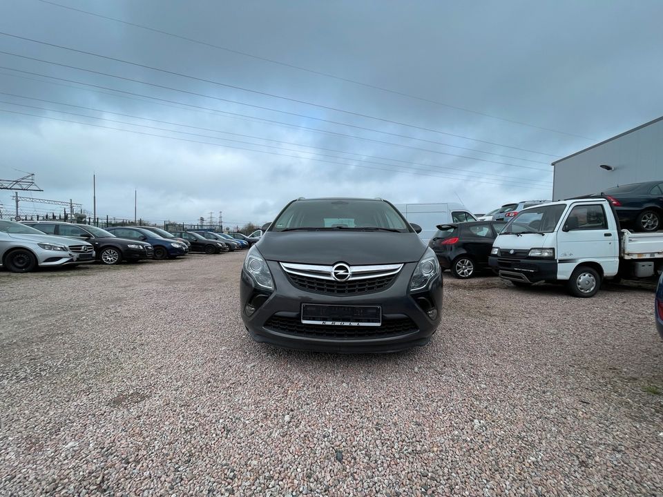 Opel Zafira Tourer 2.0 CDTI mit neuem TUV. in Güstrow