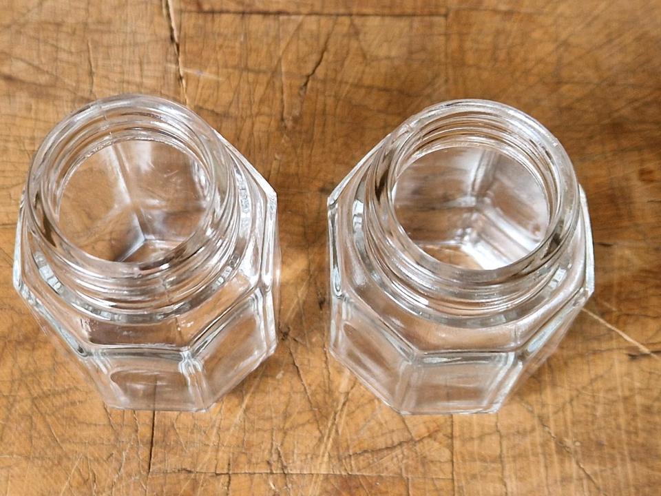 Salz und Pfefferstreuer aus Zinn mit Glasbehälter Gestempelt in Marl