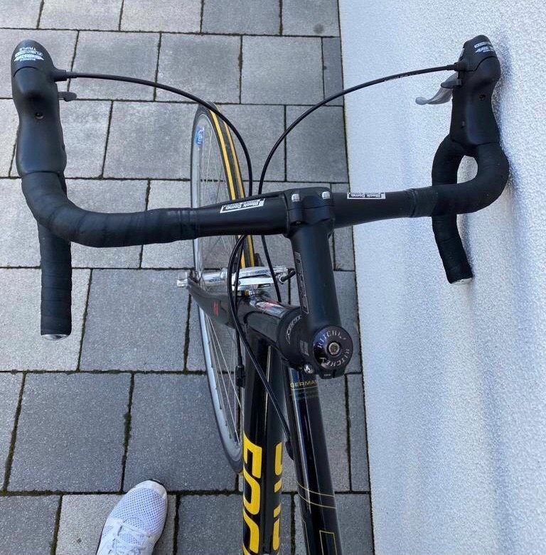 Focus Rennrad schwarz gelb in Leipzig