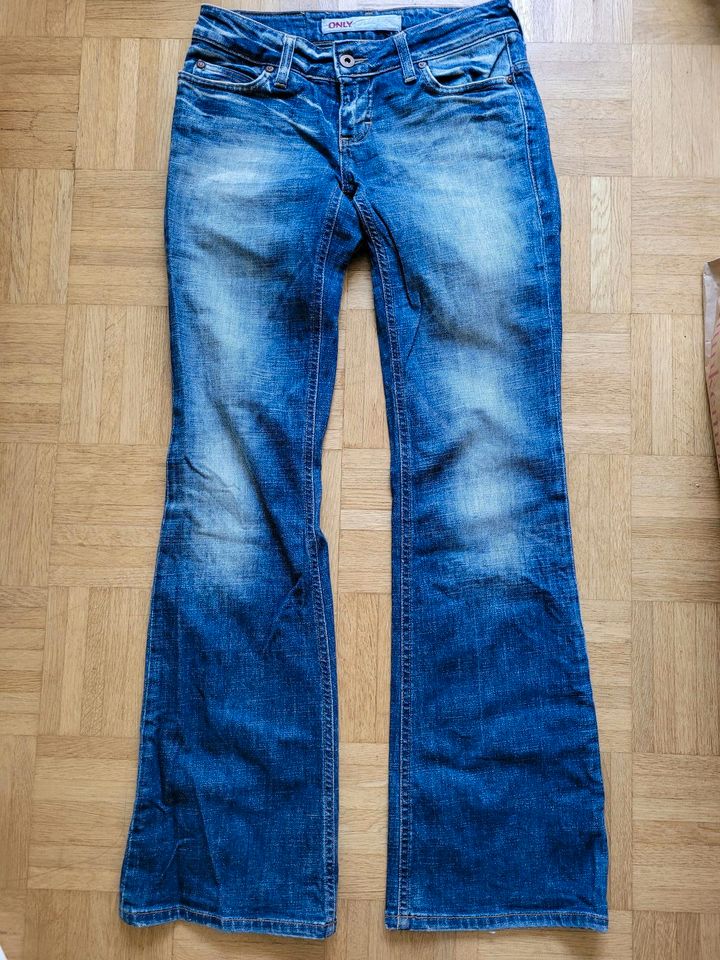Only tolle Jeans mit Schlag Gr.36 lang in Bremen