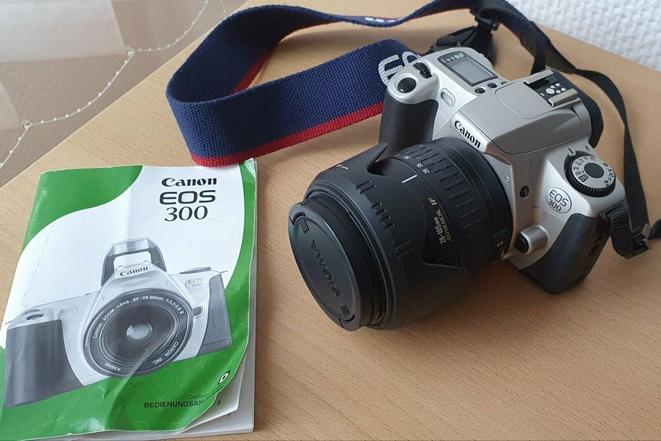 Canon EOS 300 analog mit Objektiv Sigma 28-105mm, Blitzlicht in Dresden