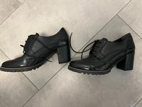 Schicker Damen Schuh mit Absatz von Tamaris in schwarz, Größe 37 Nordrhein-Westfalen - Moers Vorschau