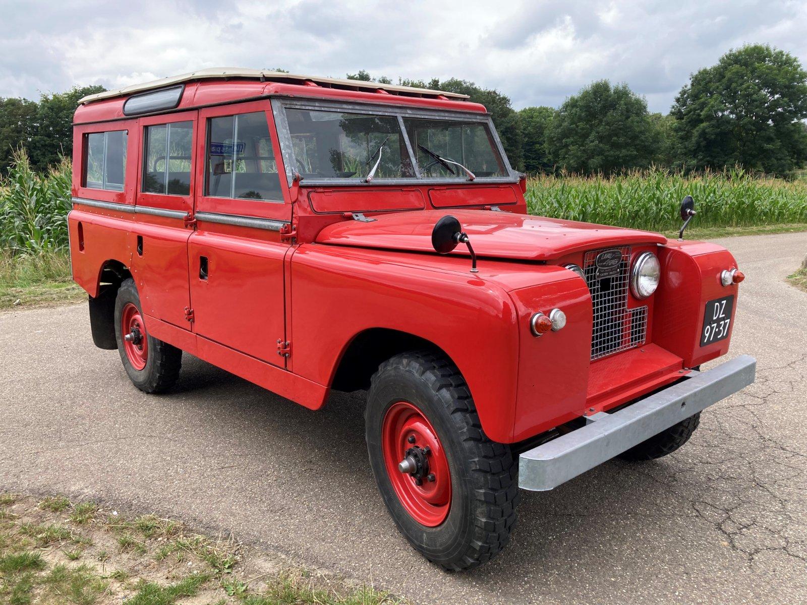 Abbildung des Autos Land Rover 109&quot; Ser…