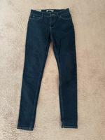 Levis Super Skinny Jeans Gr. 34 Neuwertig Nordrhein-Westfalen - Velen Vorschau