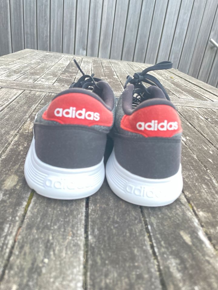 Adidas Sneaker, Gr. 39, sehr in Roetgen