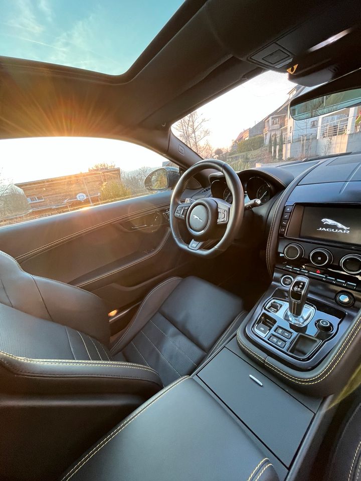 Jaguar F-Type Coupé 400 limitierte Edition, Sammlerfahrzeug in Reutlingen