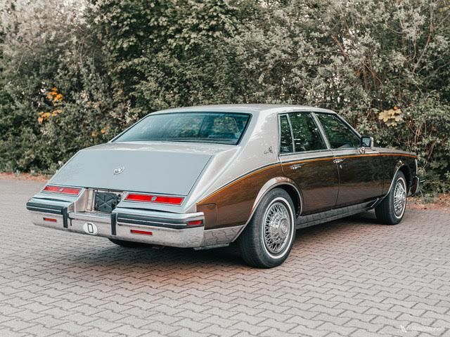 1982 Cadillac Seville 2. Genration US Oldtimer Car V8 in Dinslaken