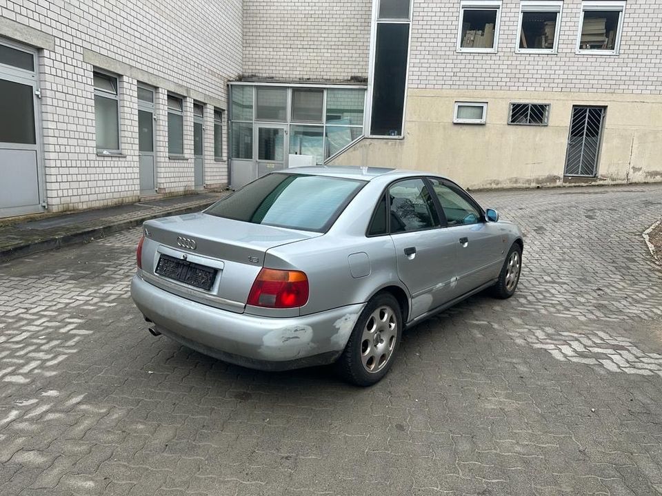 Audi A4 1.8 Limousine in Miltenberg