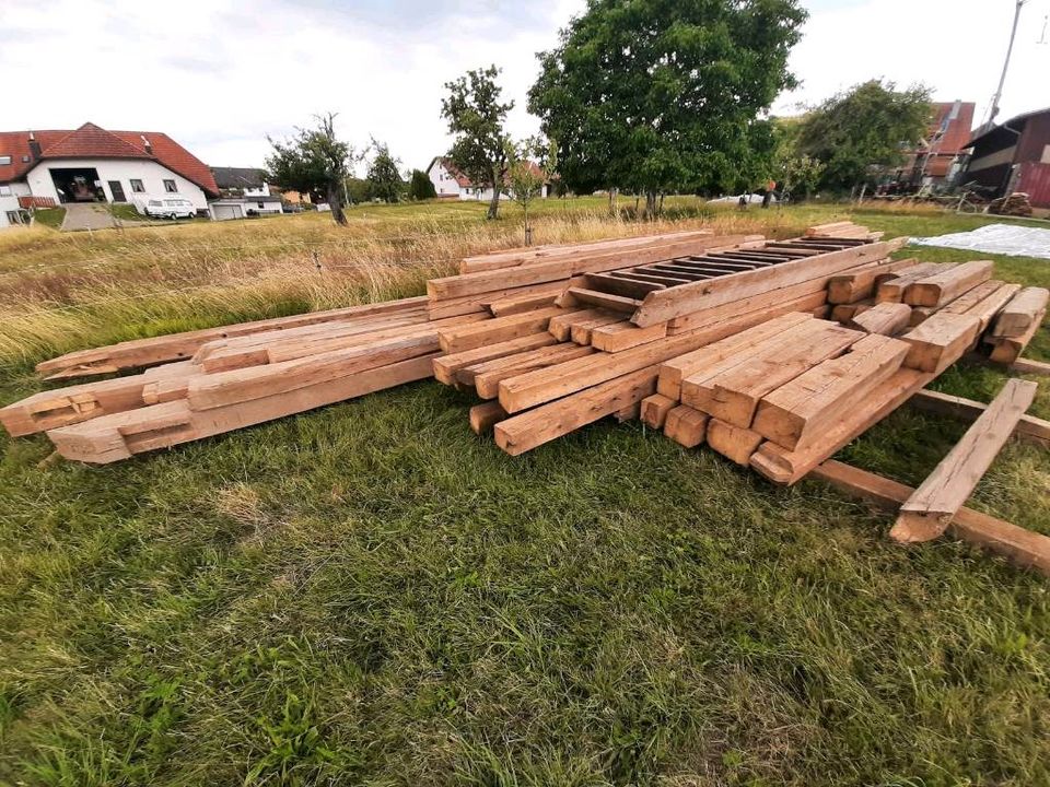 Alte Dachstuhl Balken Holzbalken Altholz Vintage Rustikal in Görwihl