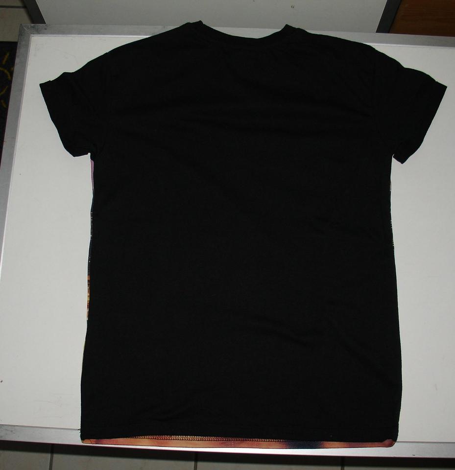 2 T-Shirts Gr. 134/140, Fruit of the Loom + YFK, blau und schwarz in Ortenberg