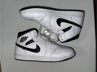 Air Jordan 1 | 44 | Weiß-Schwarz | Herren Berlin - Tempelhof Vorschau