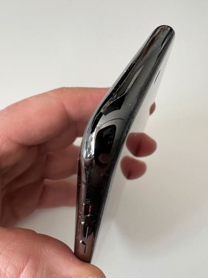 iPhone 11 pro 256 GB anthrazit mit Umhängehülle Handykette in Heikendorf