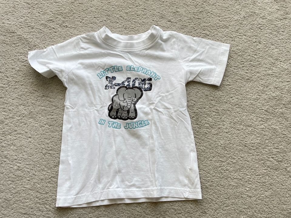 T-Shirts Gr. 98-104 1€/Stück Grün, Gelb, Weiß in Herzogenaurach