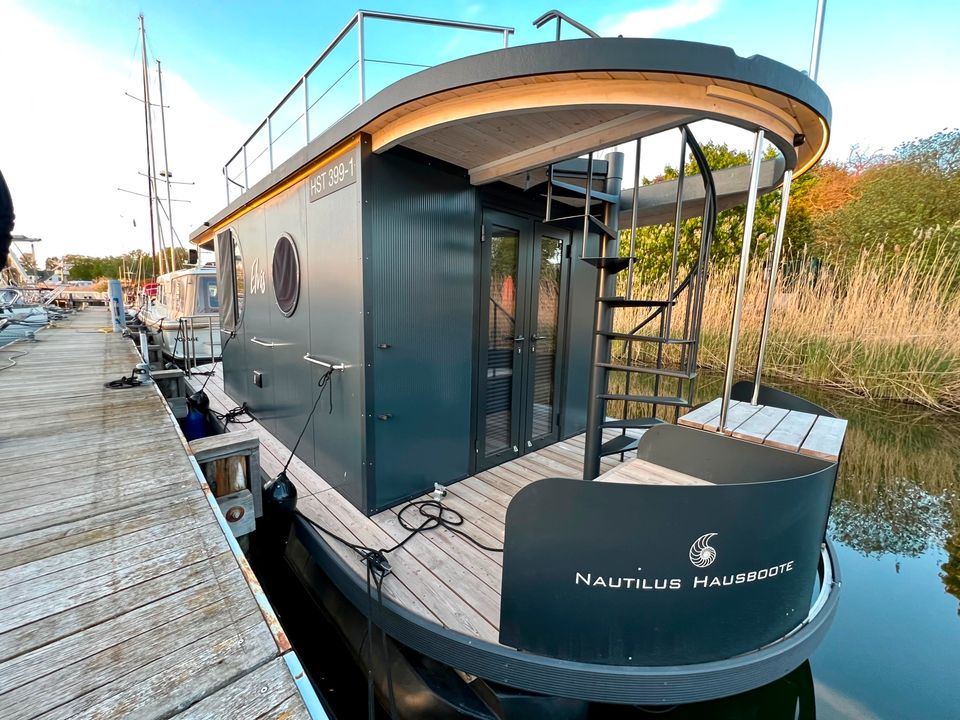 Traumhaft schönes schwimmendes Ferien-Apartment) Hausboot auf der Insel Rügen zu verkaufen in Sellin