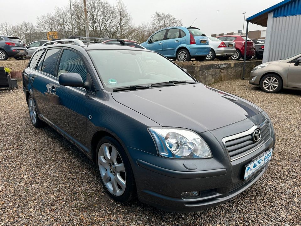 Toyota Avensis Kombi 2.4*Executive*Automatik*AHK*Xenon* in Flensburg