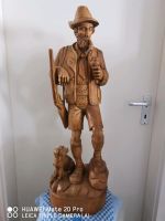 Holzfigur handgeschnitzte Statue Jäger mit Hund Pfeife Gewehr 83c Nordrhein-Westfalen - Marl Vorschau