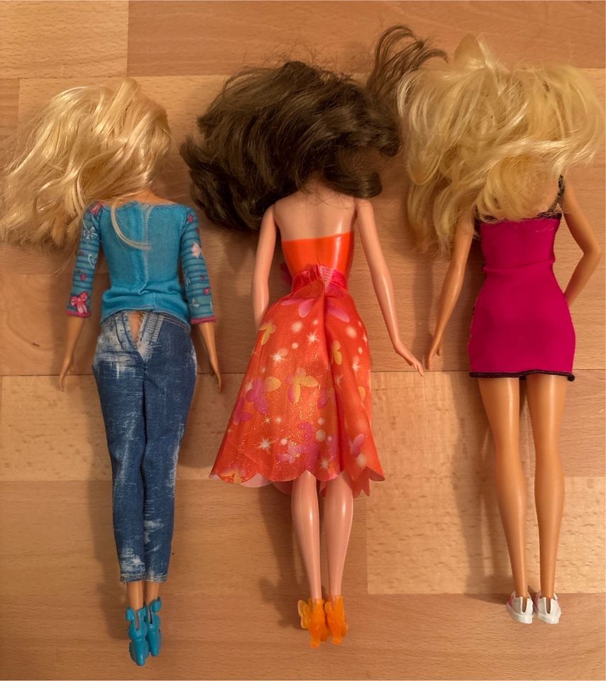 3 Barbies zusammen 18 Euro in München