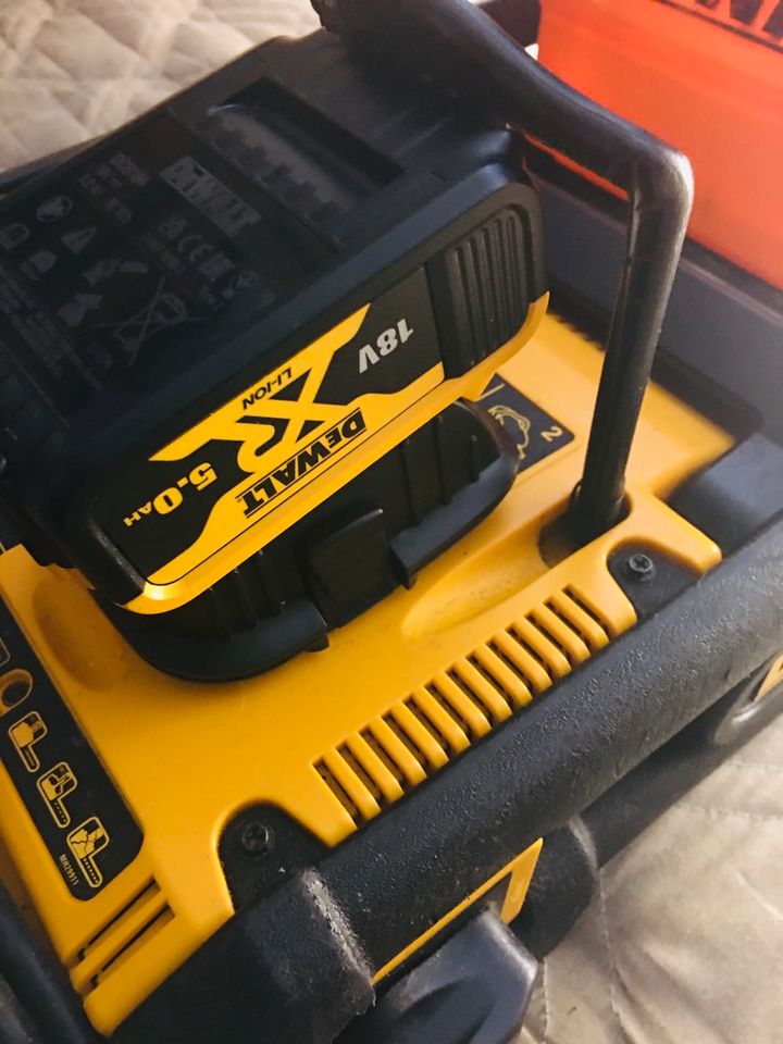 DeWalt DC022 GB. 230V, Baustrahler, Arbeitslampe, gutes Licht in Eisenach