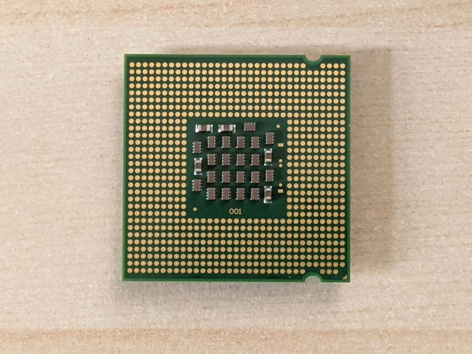 Intel Pentium 4 3.4 GHz 1M Cache FSB 800 SL7PY LGA 775 c15 in Leipzig