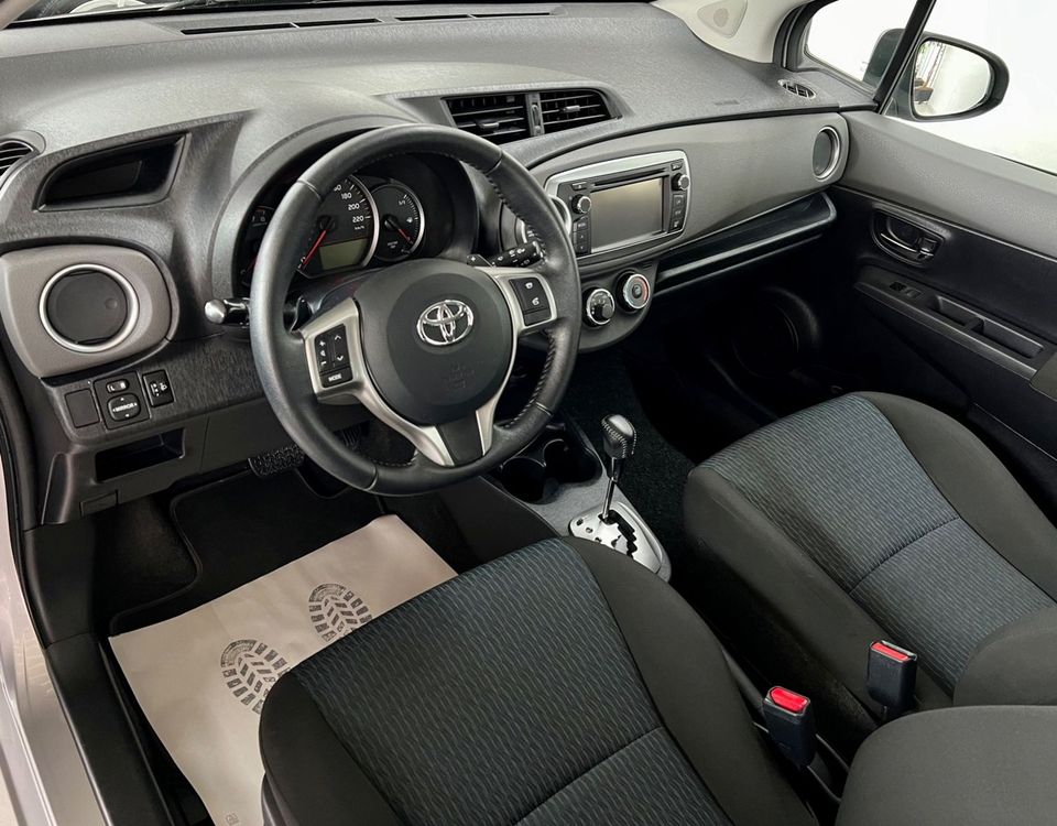 Toyota Yaris Life Automatik Navi Kamera HU neu in Schwelm