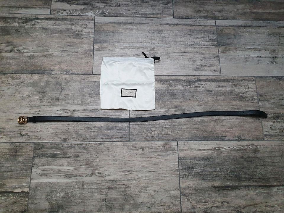 Gucci Ledergürtel GG Marmont 2cm breit schwarz Gr. 95 in Bretzfeld