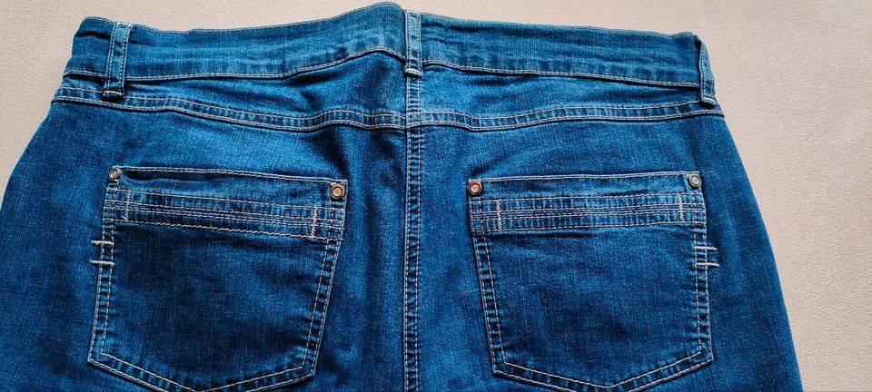 Jeans Walbusch langes Bein 40 neuwertig gerader Schnitt blau in Schöffengrund